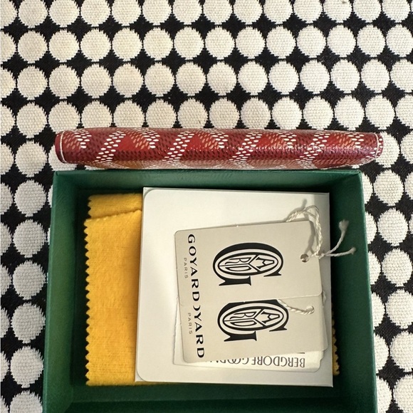 Goyard Red Card Holder Luxury Accessory - Picture 8 of 10